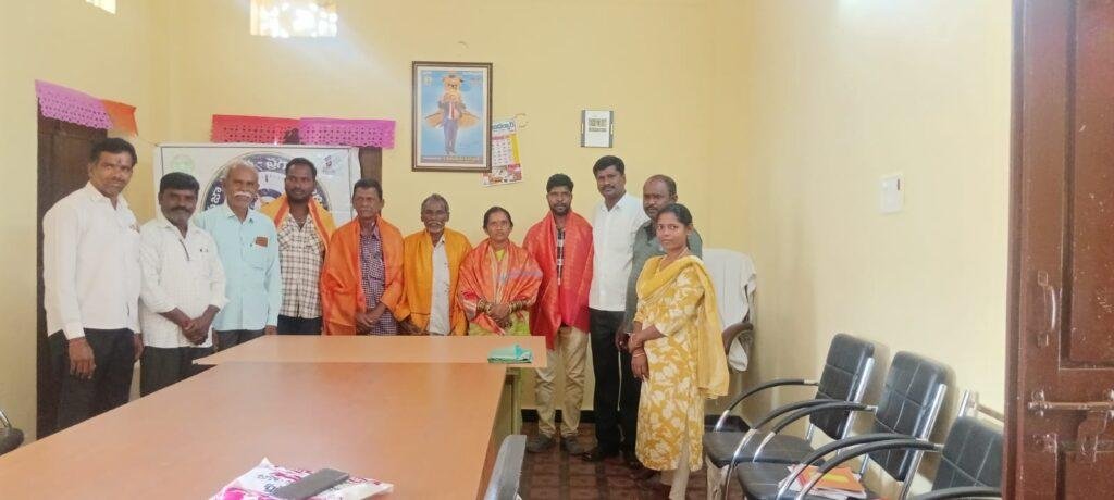 గ్రామపంచాయతీ సిబ్బందికి సన్మానం