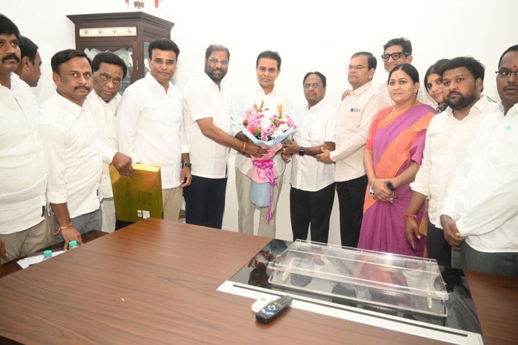 కేటీఆర్ ని కలిసిన ఎంపీ వద్దిరాజు రవిచంద్ర