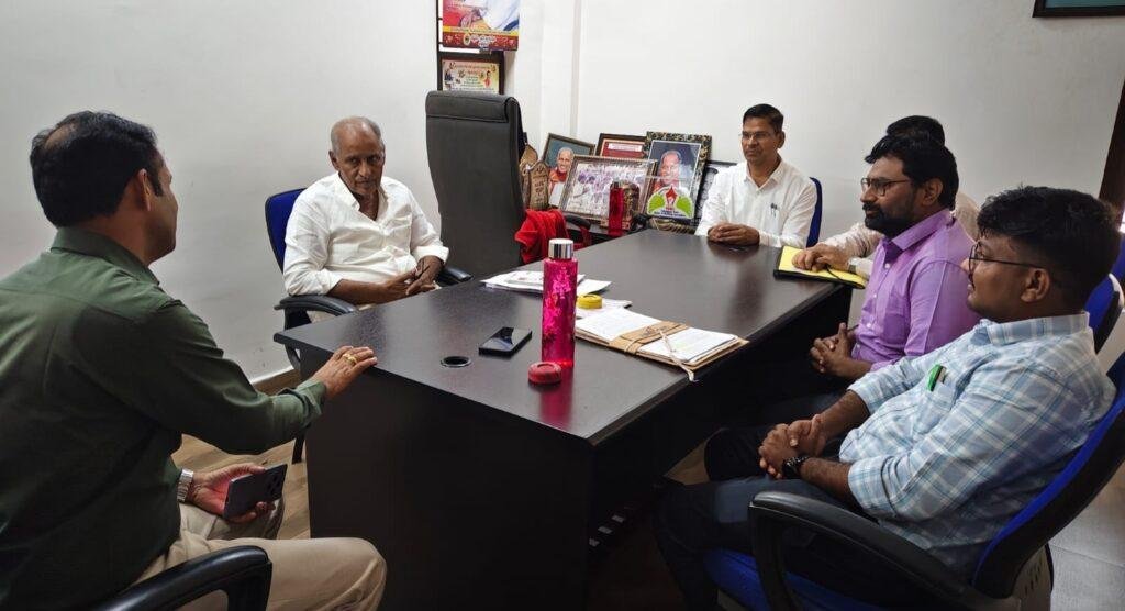 ప్రజారోగ్యంపట్ల నిర్లక్ష్యం వహిస్తే చర్యలు తప్పవు : ఎమ్మెల్యే కూనంనేని