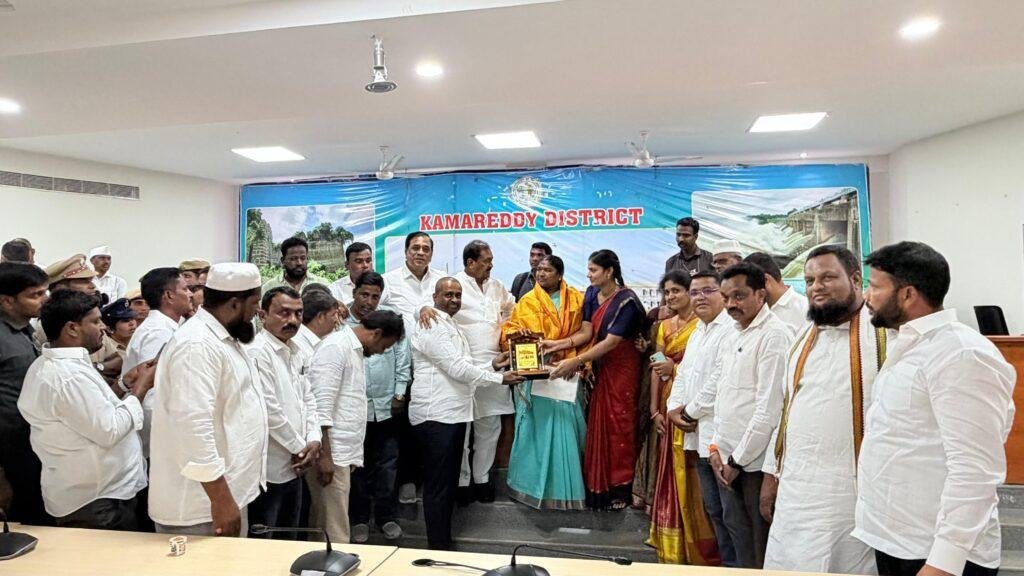 ప్రజాపాలన ప్రగతి ప్రణాళిక లో పాల్గొన్న మున్సిపల్ చైర్ పర్సన్