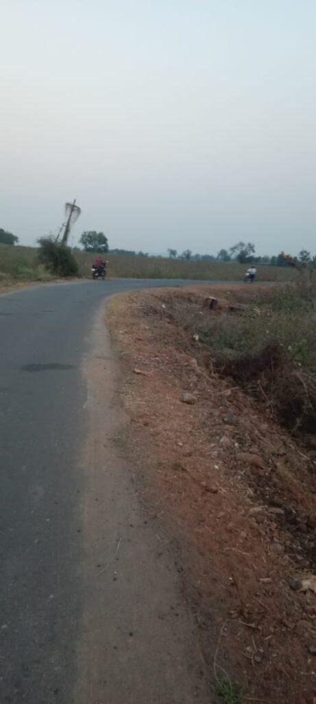 సర్వరం రోడ్డు లో ప్రమాదకర మలుపు..