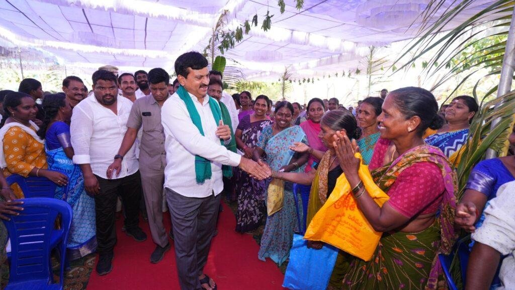 అర్హతే కొలమానం.. రాజకీయాలకు తావులేదు