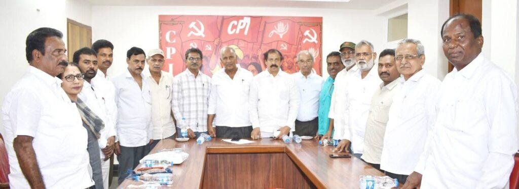 సీపీఐ రాష్ట్ర కార్యాలయానికి మాజీ మావోయిస్టు అగ్రనేతలు…