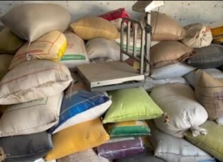 హయత్నగర్లో భారీగా పీడీఎస్ బియ్యం పట్టివేత