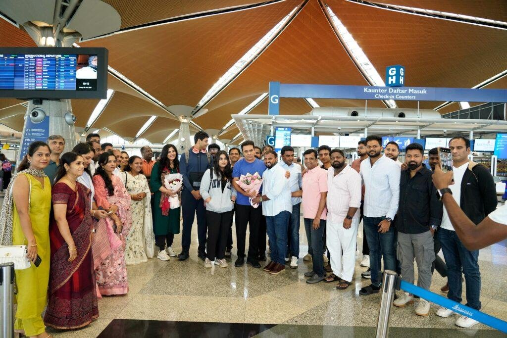 మలేషియాలో కేటీఆర్‌కు ఘన స్వాగతం