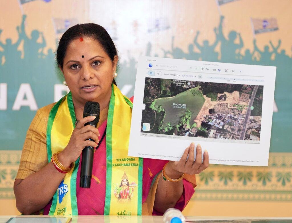 కాంగ్రెస్‌కు ఇదే ఆఖరి సర్కార్.. తెలంగాణ భూములను దోపిడీ కానివ్వం: కల్వకుంట్ల కవిత