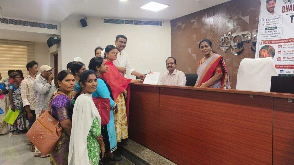 అంగన్‌వాడీ టీచర్లను బీఎల్‌ఓ విధుల నుంచి మినహాయించాలి : ఏఐటీయూసీ డిమాండ్