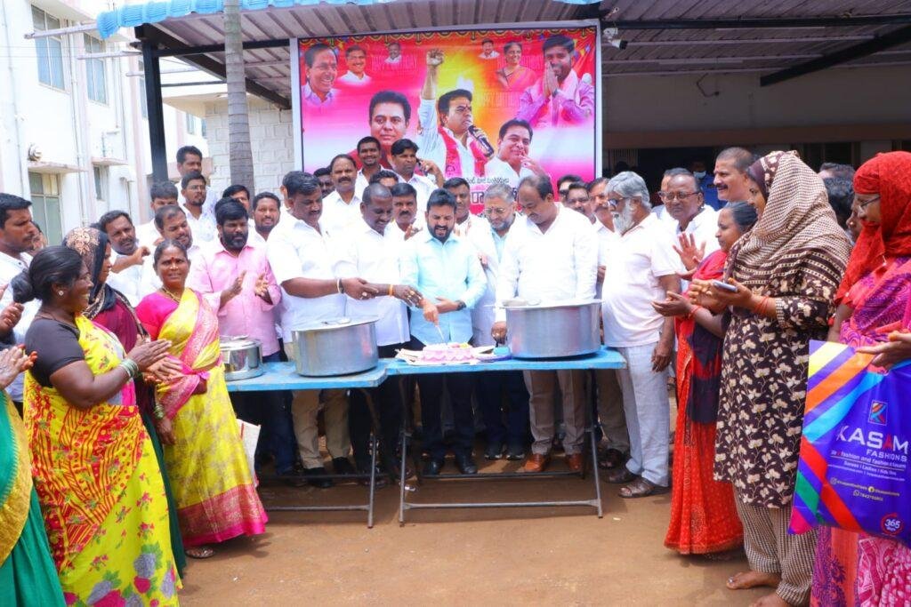 కేసీఆర్, కేటీఆర్ పాలనను ప్రజలు మళ్లీ కోరుకుంటున్నారు: డాక్టర్ మెతుకు ఆనంద్